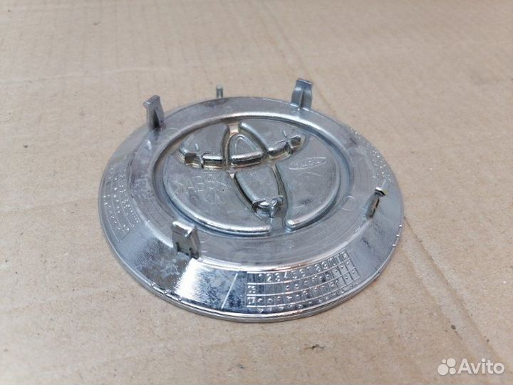 Эмблема Toyota Hiace 2011