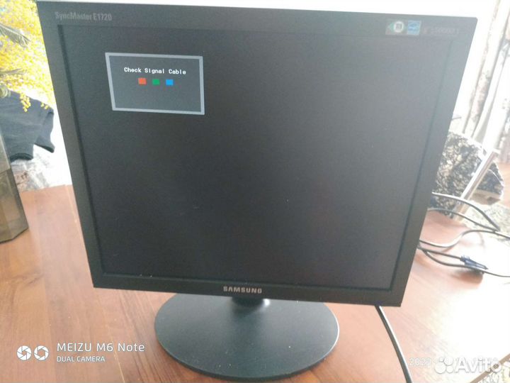 Монитор Samsung