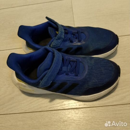 Кроссовки adidas