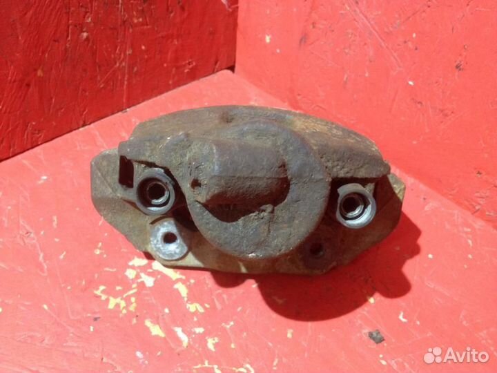 Суппорт передний левый Форд Фьюжен