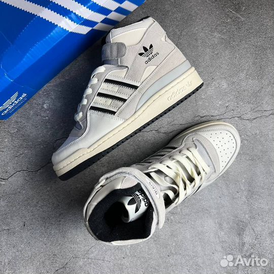 Кроссовки Adidas