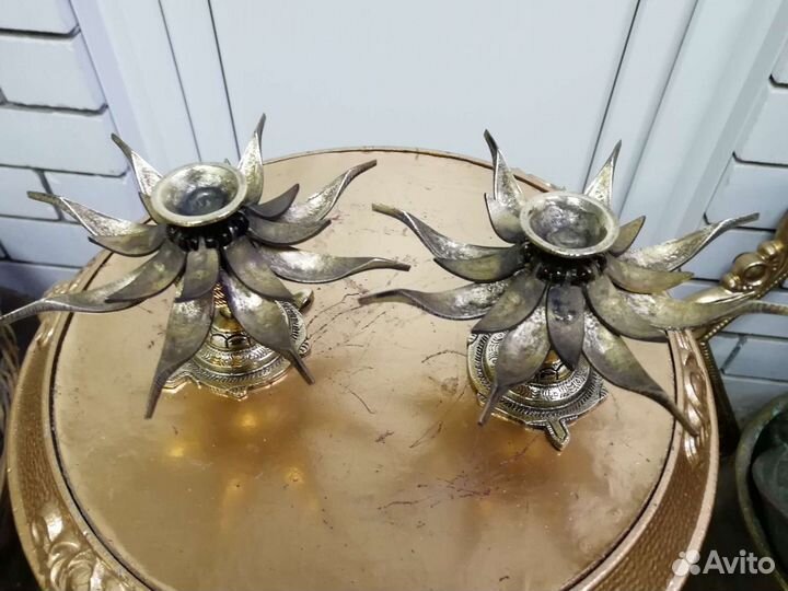 Подсвечники парные.(лотос) винтаж. бронза