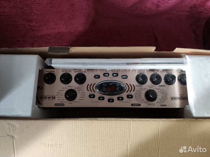 Гитарный процессор Behringer bass V-amp pro