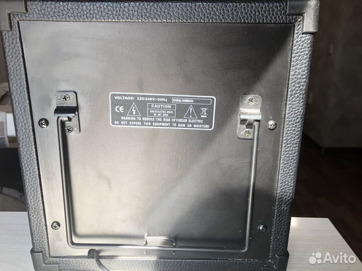 Гитарный комбоусилитель