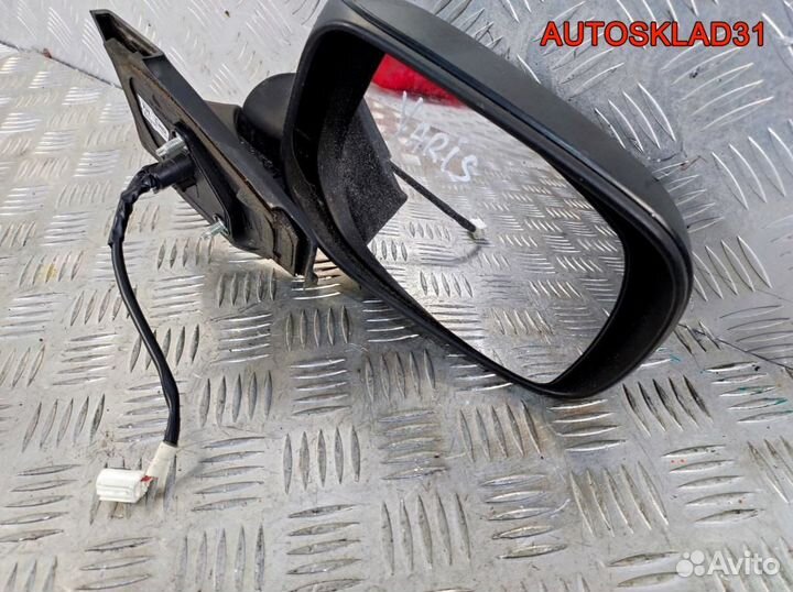 Зеркало правое Toyota Yaris 879100D250