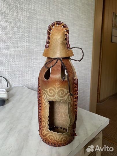 Чехол из кожи на бутылку