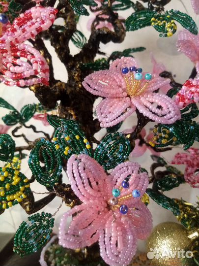 Цветущее дерево из бисера