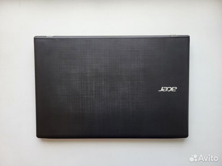 Игровой ноутбук работы, учёбы Acer E5-553G