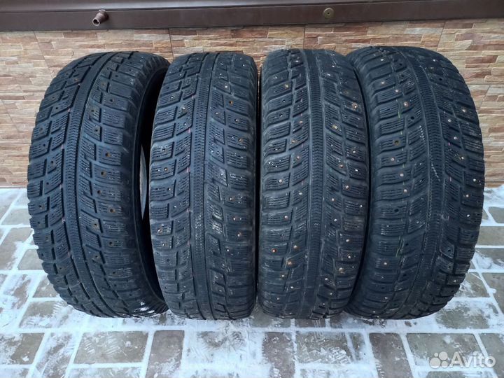 Kumho I'Zen KW22 215/65 R16 98T