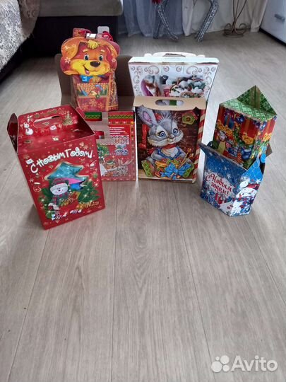 Коробка подарочная новогодняя