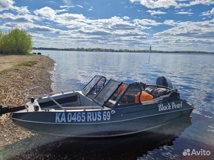 Катание, прогулка на лодке, катере
