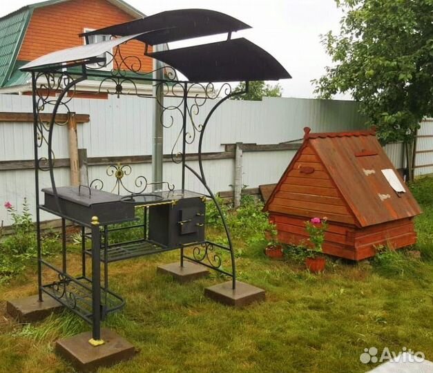 Мангал с крышей