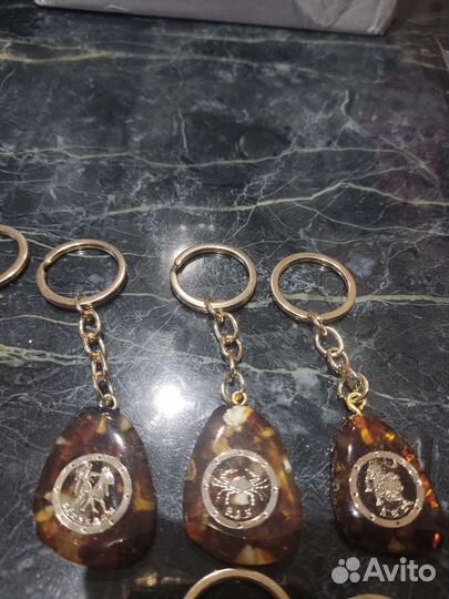Брелки для ключей знаки зодиака янтарь новые