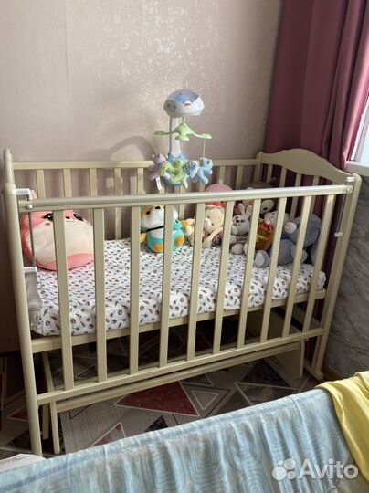 Детская кроватка с маятником бу