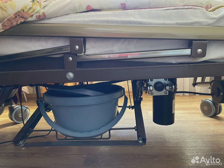 Кровать для лежачих больных с электроприводом