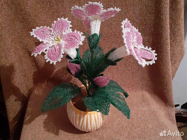 Цветы из бисера