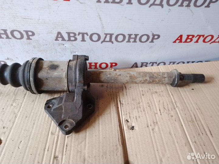 Полуось привод передний правый Nissan Primera P12