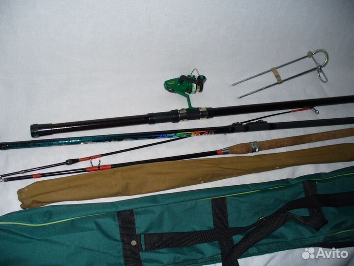 Удочки и спиннинги (3 штуки) с чехлом