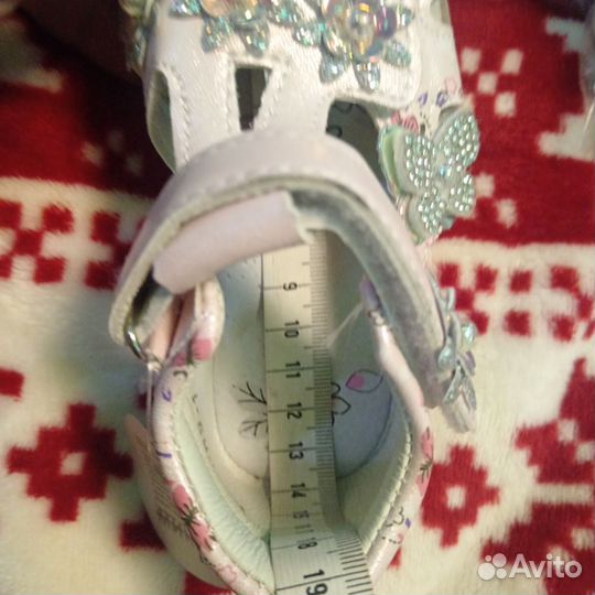 Босоножки для девочки 22р