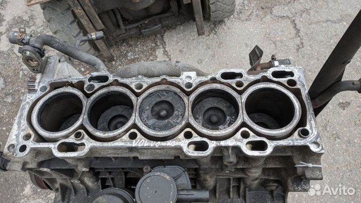 Блок цилиндров Volvo Xc70 2.4 2009