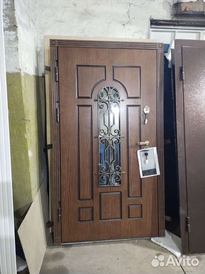 Дверь входная металлическая