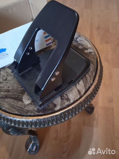 Дырокол новый