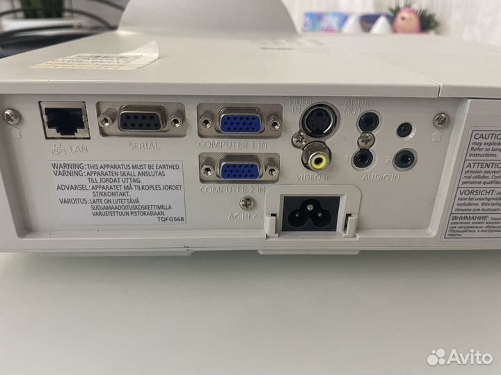 Короткофокусный проектор panasonic PT-ST10