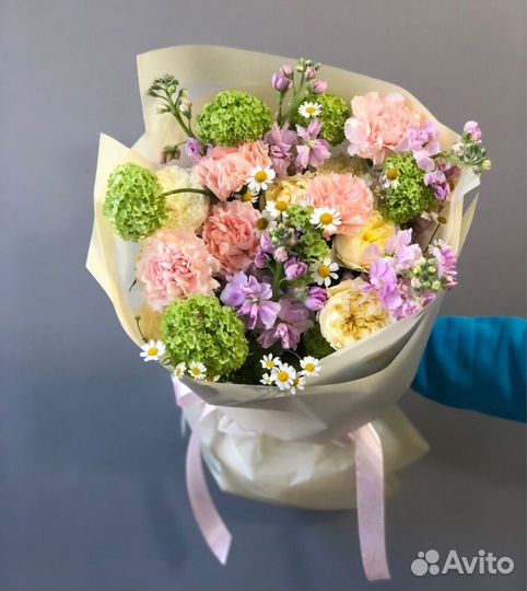 Букеты с гвоздиками и розами. Доставка в Москве