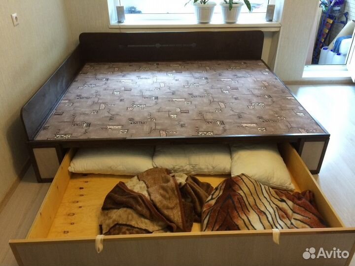 Подиум в комнате, кровать подиум, кровать