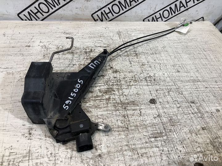 Замок двери задний Toyota Corolla E120