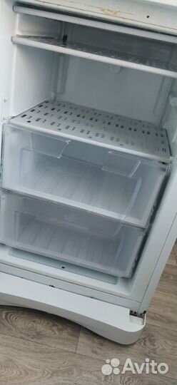 Холодильник бу indesit