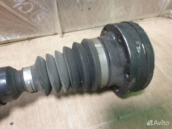 Ось привод шрус передний правый Vw Touran 1.4 TSI
