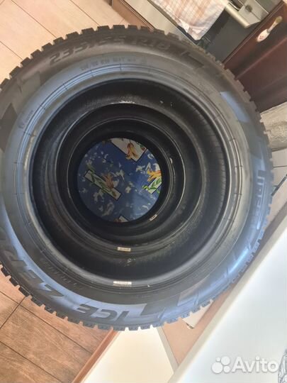 Pirelli Ice Zero 235/55 R18 104