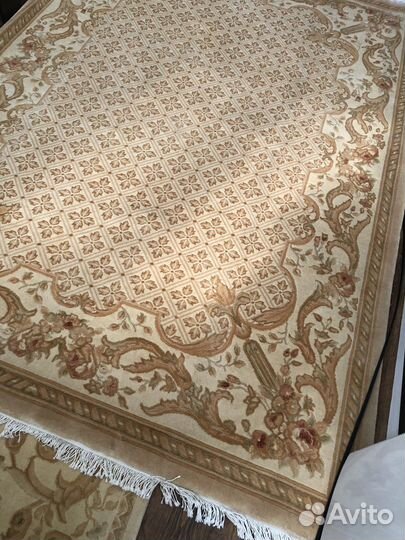 Ковер новый.Шелк- шерсть