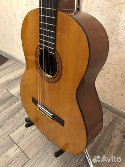 Классическая гитара Yamaha