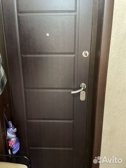 Продам входную дверь бу