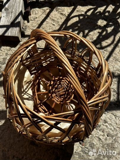 Корзина плетеная с крышкой