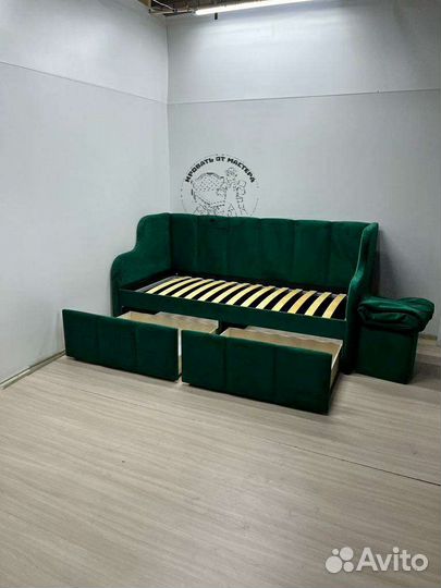 Детская кровать с мягкими бортиками