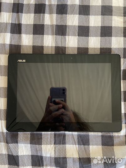 Планшет Asus в рабочем состоянии