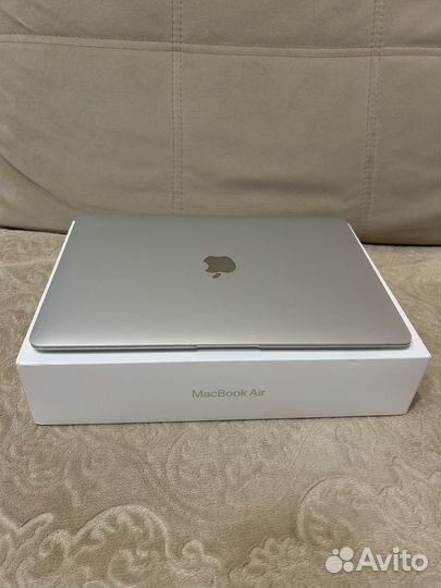Apple MacBook Air 13 2020 8/256Gb (Silver)