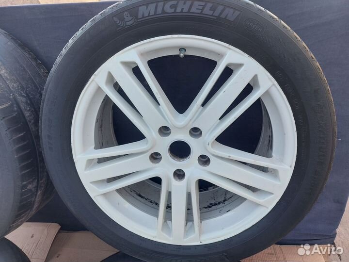 R20 Michelin Latitude Sport 3 275/45, PCD 5x130 DIA 71.6