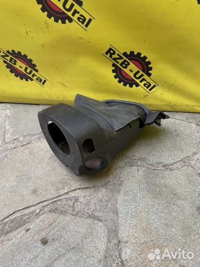 Кожух рулевой колонки левый Ford Focus 3 хэтчбек