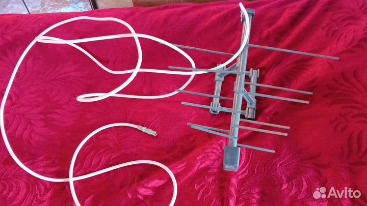 Антенна для тв комнатная