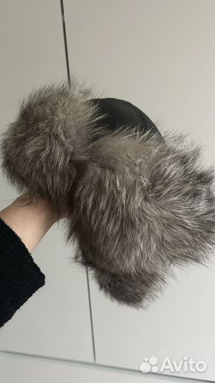 Шапка ушанка из чернобурки и меховой воротник