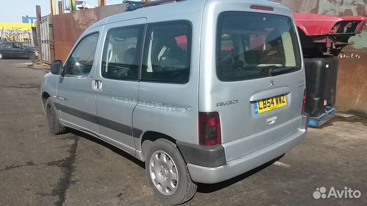 В разборе Пежо Партнёр (Peugeot Partner)