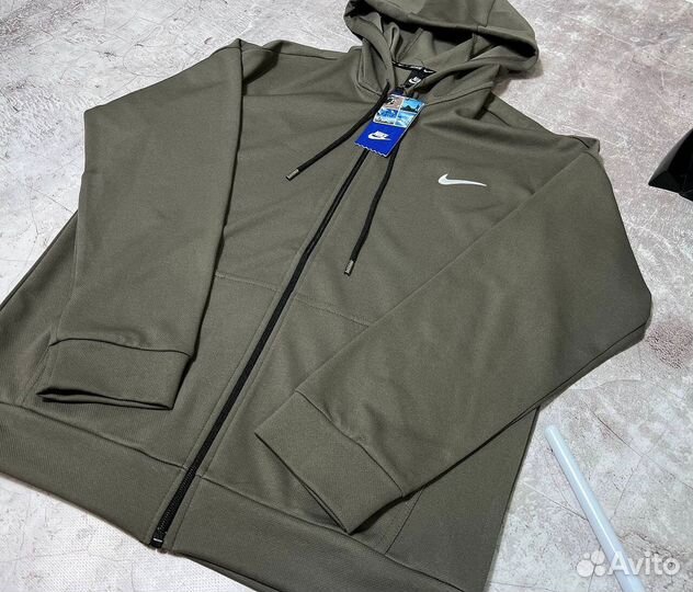 Спортивные костюмы Nike