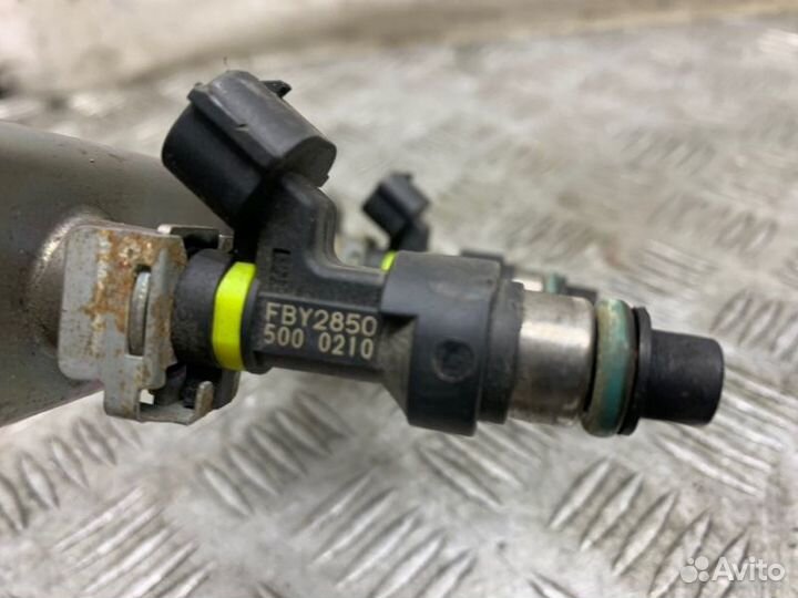 Форсунка топливная Nissan X-Trail T31 MR20DE 2010