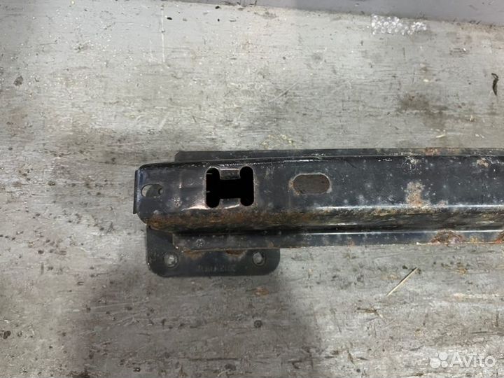 Усилитель бампера задний Ford Focus 3 CB8