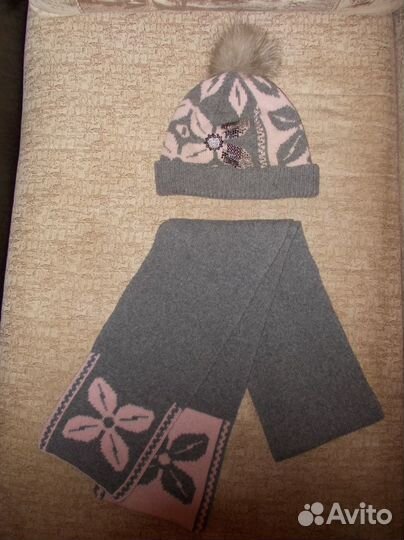 Комплект зима из шерсти шапка натур. помпон +шарф