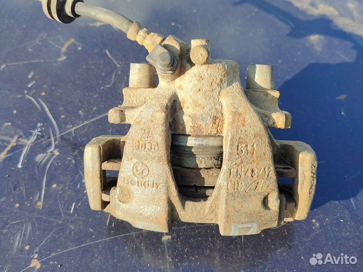 Фиат Пунто суппорт передний правый